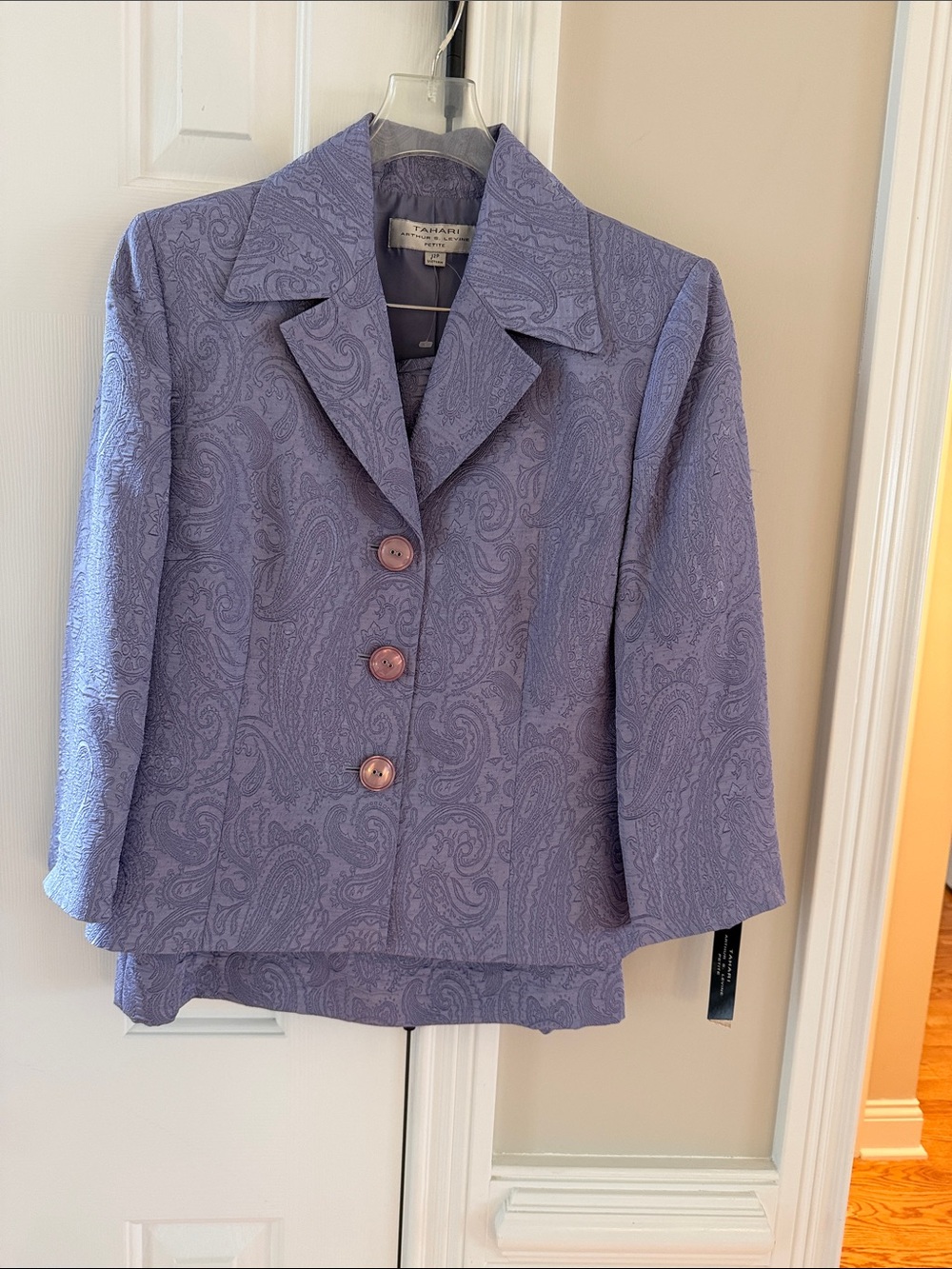 NWT Tahari Lavender Paisley Blazer Jacket & Skirt Sz 12 petites Gorgeous Buttons